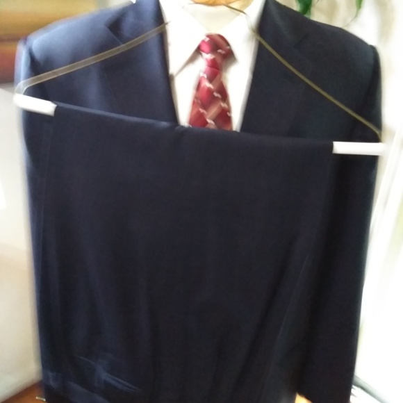 Men's Suits - Picture 1 of 3